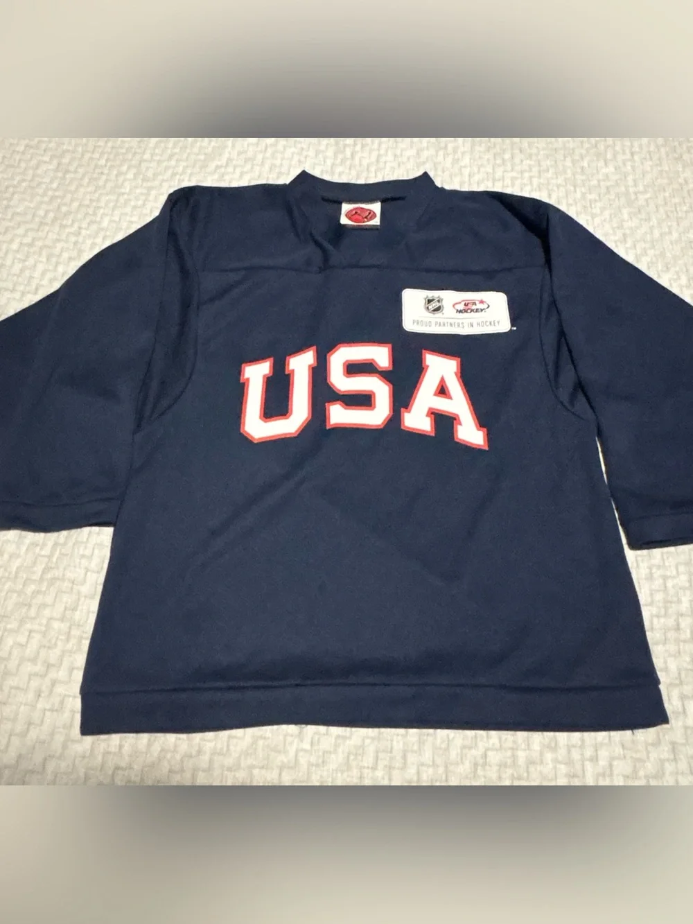 USA Hockey Jersey Size Youth Medium - 20 inches pit to pit, 23.5 inch length